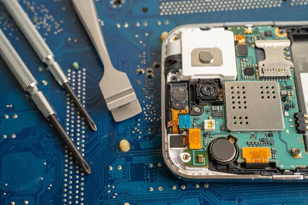 Réparation de téléphone Samsung : Privilégiez les pièces détachées !